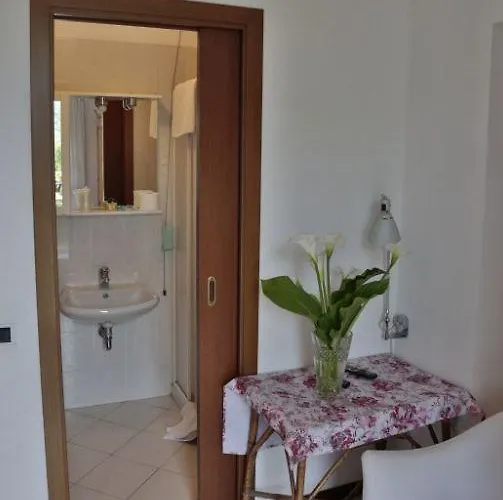 Ristorante Vittoria 3* Сан-Феделе-Интельви