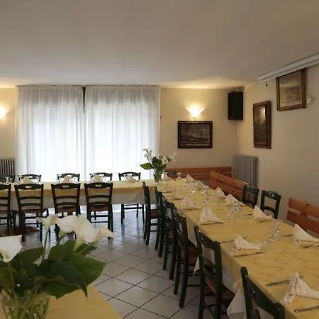 Ristorante Vittoria سان فيديل إنتيلفي